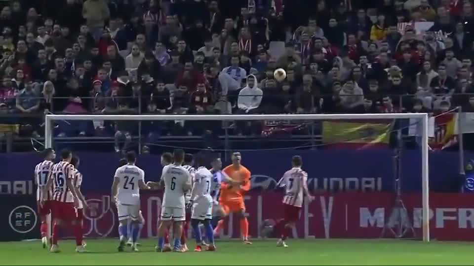 齐沃：我认为点球判罚有点太草率，这种情况VAR应更谨慎（齐沃：这次点球判罚过于草率，类似情况VAR应更谨慎）