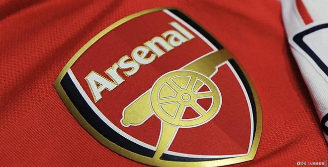 德转33岁+球员身价前10：萨拉赫4500万第1，梅西第7，C罗第9（德转33岁以上球员身价榜前十：萨拉赫4500万领跑，梅西第7，C罗第9）