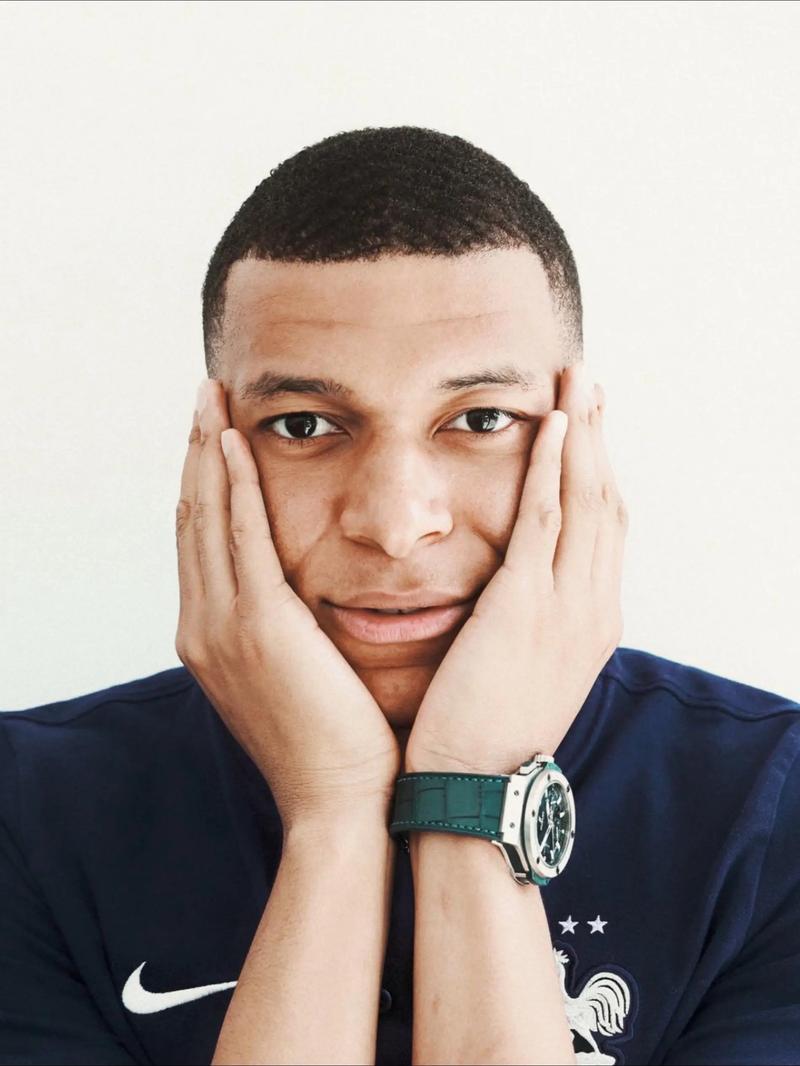 湖人詹姆斯关键封盖锁定胜局（詹姆斯致命封盖助湖人锁定胜利）