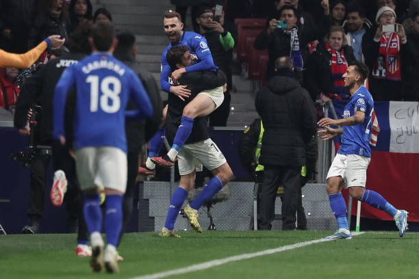 绿帽哥独家：斯洛特帅位告险，部分核心球员对其战术感到困惑（独家：斯洛特帅位岌岌可危，部分核心对其战术存疑）