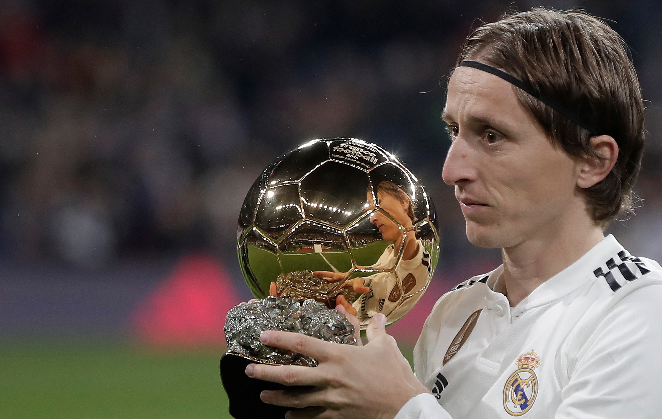 马背上的共生：马术里的优雅与默契（鞍上共舞：马术的优雅与默契）