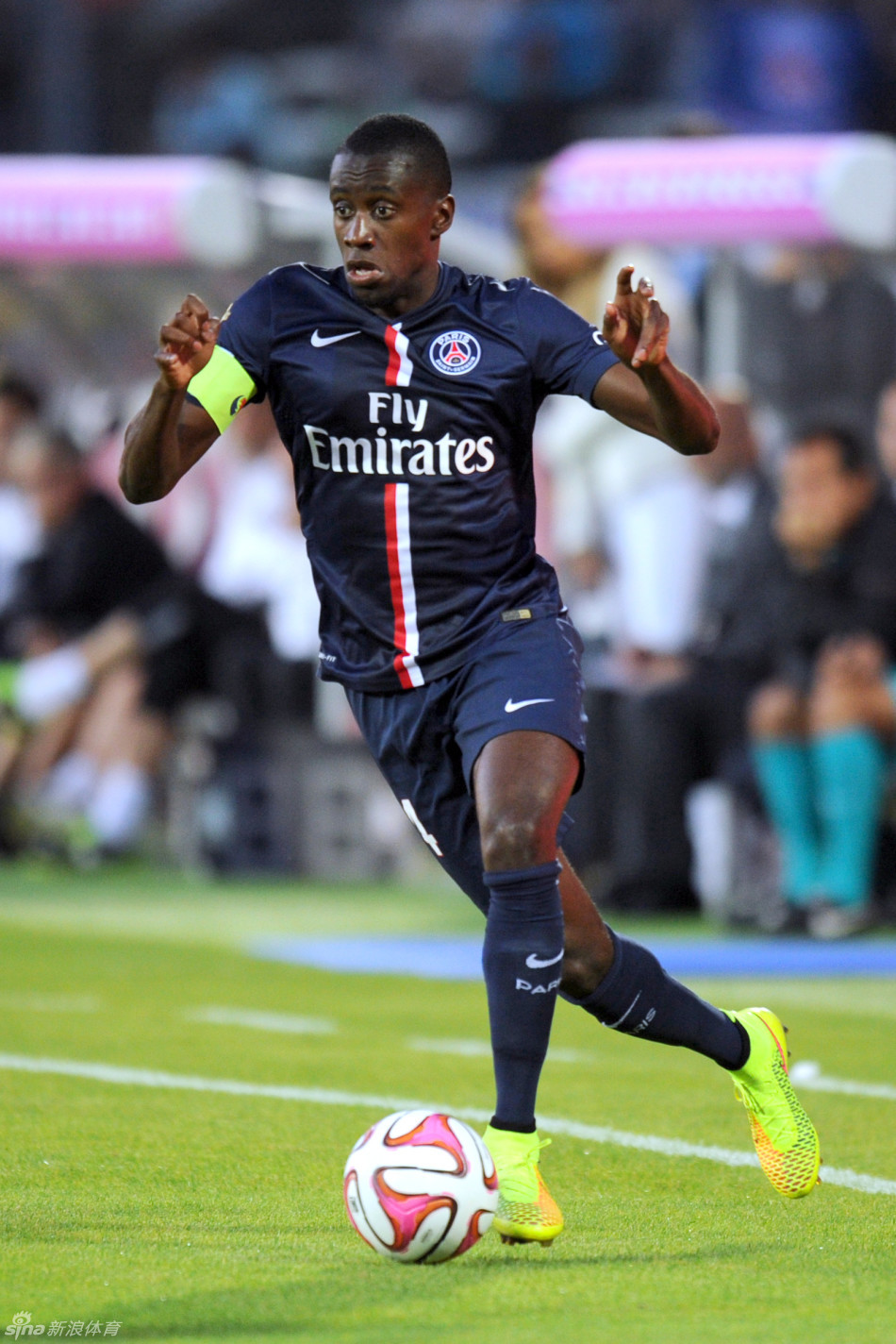 佳夫：作为后卫单场比赛进俩球不常见；沃尔特马德是顶级前锋（佳夫：后卫单场梅开二度少见；沃尔特马德是顶级前锋）