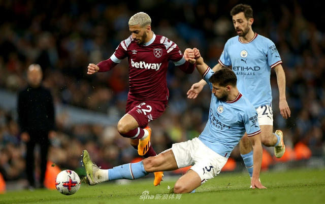 意媒：加斯佩里尼曾邀德罗西住他在热那亚的家，德罗西婉拒了（意媒：加斯佩里尼曾邀请德罗西入住其热那亚住所，后者婉拒）